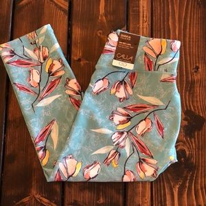 NWT Calia Essential Mid Rise Capri